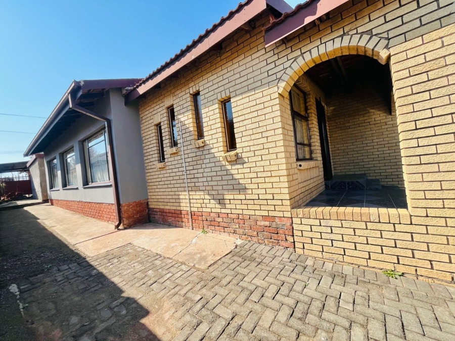 3 Bedroom Property for Sale in Blomanda Free State